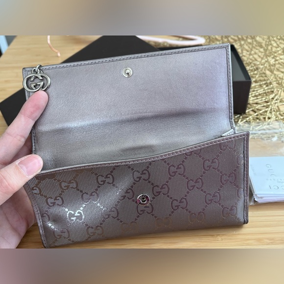 Gucci Women's Metallic Wallet - Picture 3 of 13